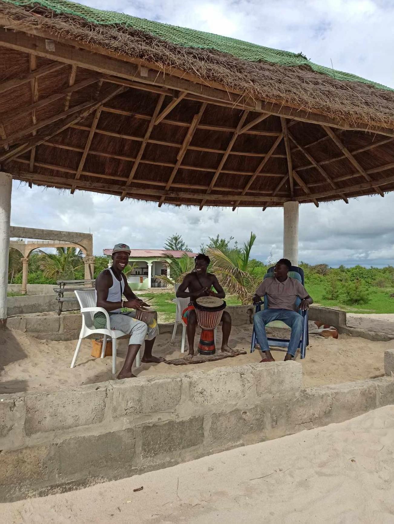 Bosofet Beach And Creek Lodge Sanyang Eksteriør bilde